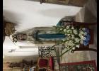 Nazdobená socha Panny Marie